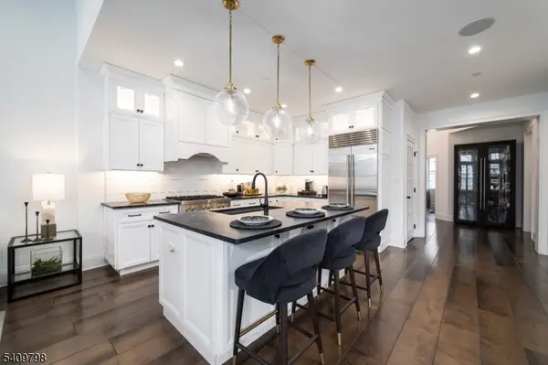 3 Concord Ct, Warren Twp., NJ 07059