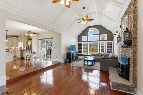 8 Spring Hunter Ct, Green Twp., NJ 07821