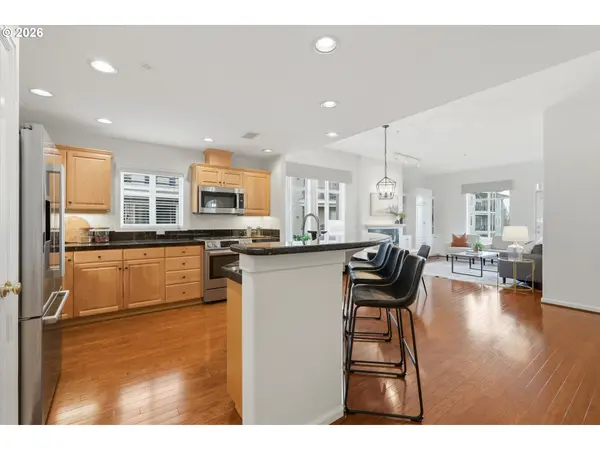 4884 NW PROMENADE TER #301, Portland, OR 97229