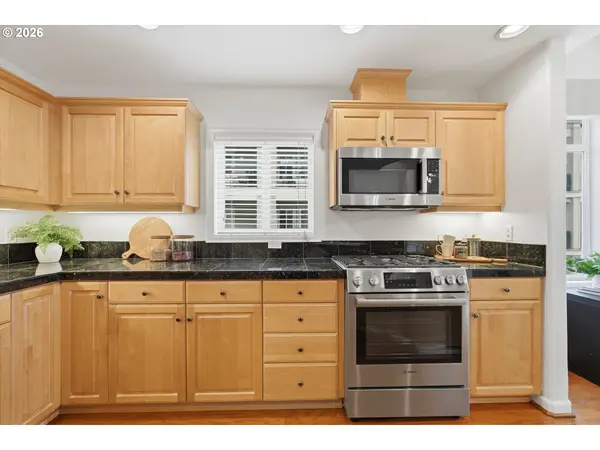 4884 NW PROMENADE TER #301, Portland, OR 97229