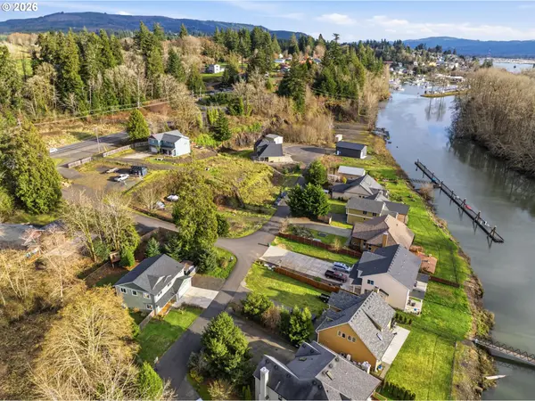 26 MARINA DR, Cathlamet, WA 98612