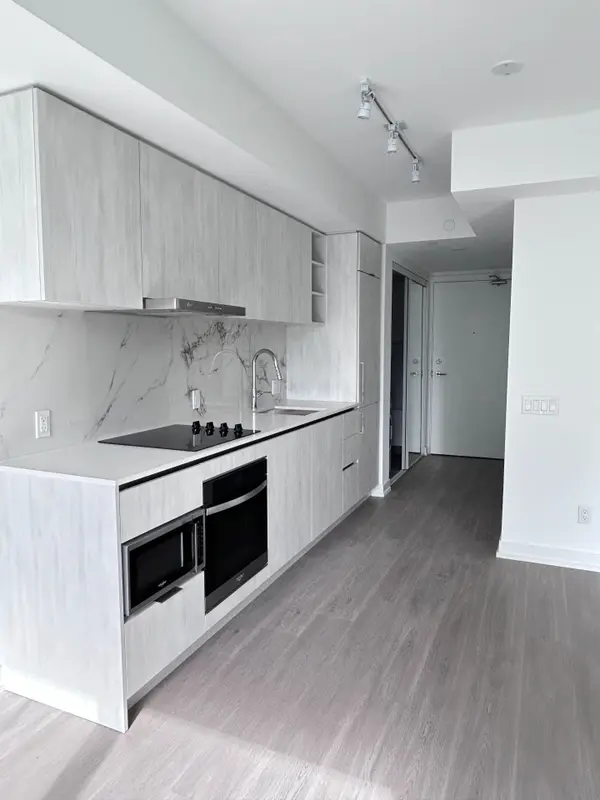 8 Wellesley ST W #2301, Toronto C01, ON M4Y 0J5