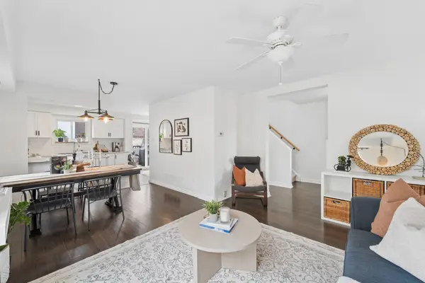 124 Humphrey DR, Ajax, ON L1S 4Y7