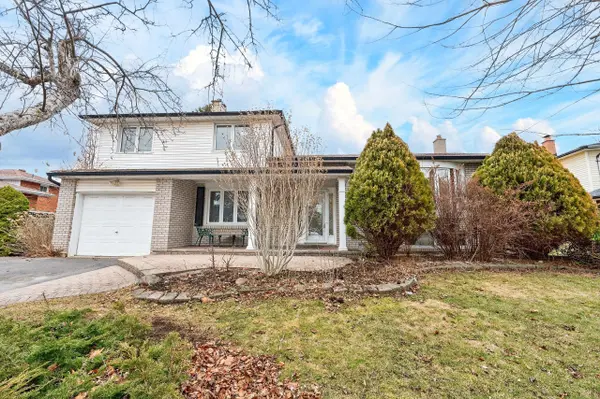 13 Strathy RD, Ajax, ON L1S 2T9