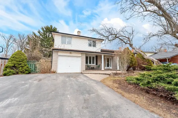 13 Strathy RD, Ajax, ON L1S 2T9