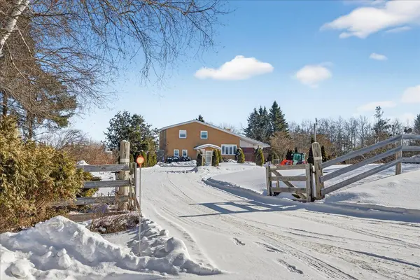 6695 10 Side Road, Innisfil, ON L9S 4S7