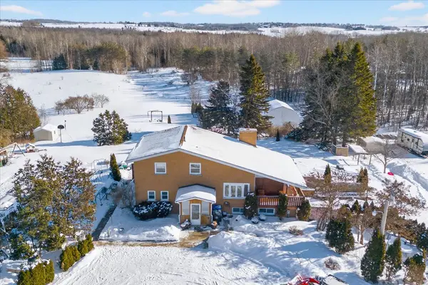 6695 10 Side Road, Innisfil, ON L9S 4S7