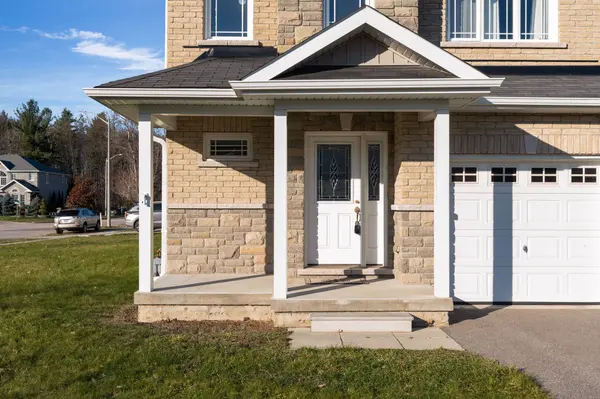 9 Mancini DR, Essa, ON L0M 1B1