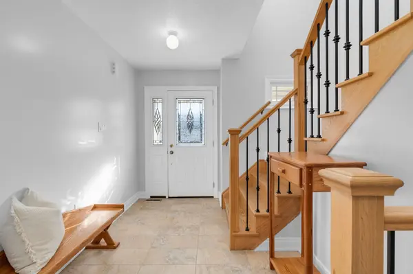 9 Mancini DR, Essa, ON L0M 1B1