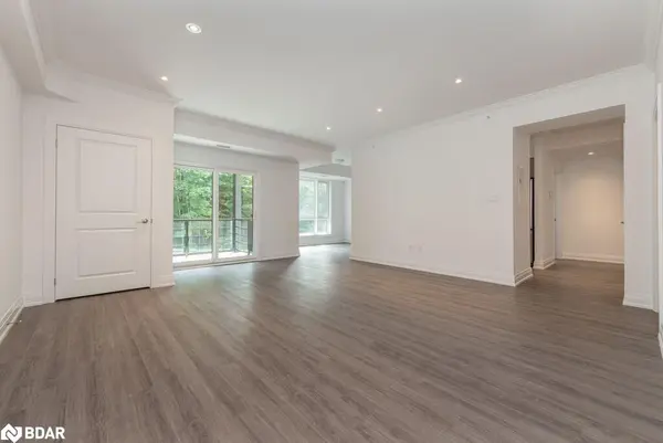 304 Essa RD #314, Barrie, ON L9J 0H5