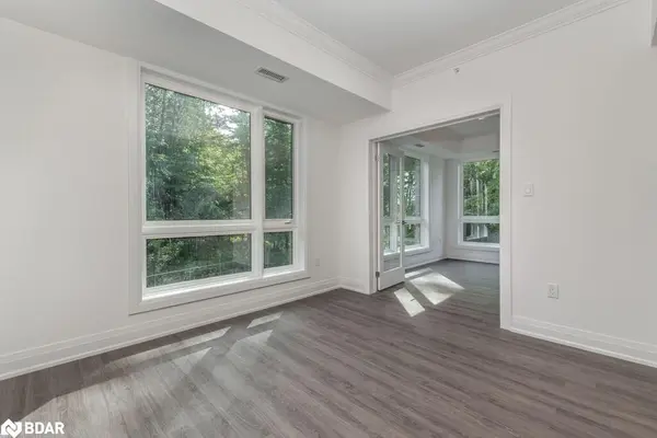 304 Essa RD #314, Barrie, ON L9J 0H5