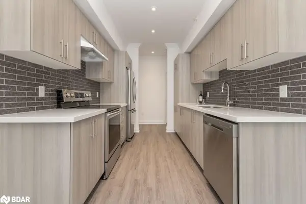 304 Essa RD #314, Barrie, ON L9J 0H5