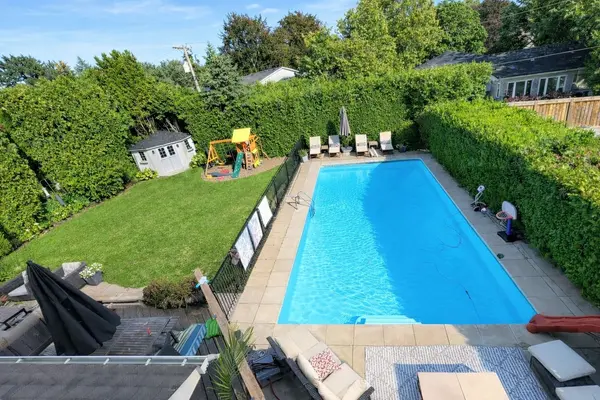 275 Camborne CRES, Burlington, ON L7N 2A4