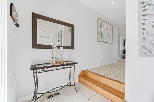 26 Calderstone RD, Brampton, ON L6P 2A4