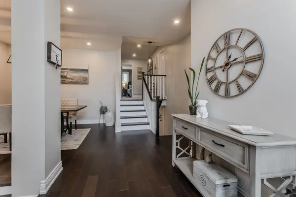 2360 Cavendish DR, Burlington, ON L7P 3B4