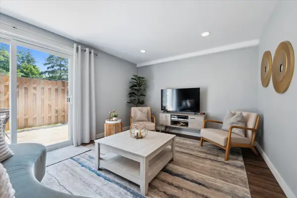 120 Country Club DR #16, Guelph, ON N1E 3K7