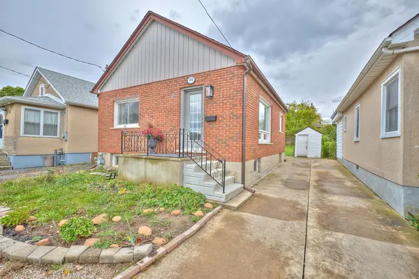 10 Fairburn AVE, St. Catharines, ON L2T 1B2