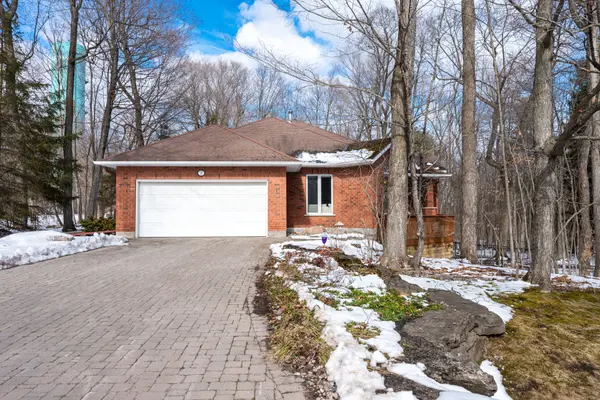 2 Riverside DR, Kingston, ON K7L 4V1