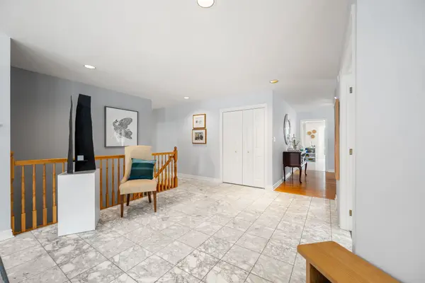 2 Riverside DR, Kingston, ON K7L 4V1