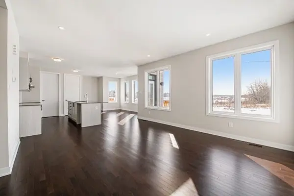 1005 Canoe ST, Barrhaven, ON K2J 7M5