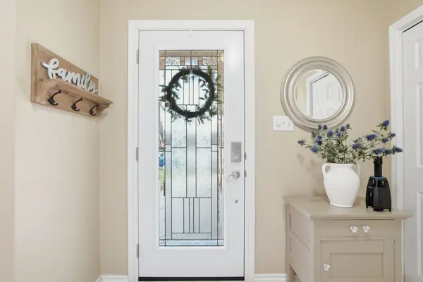 31 Republic AVE, Hamilton, ON L9B 2G6