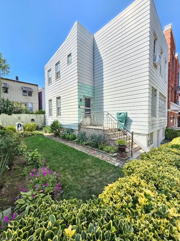 121 De Kalb Ave, Jersey City, NJ 07306