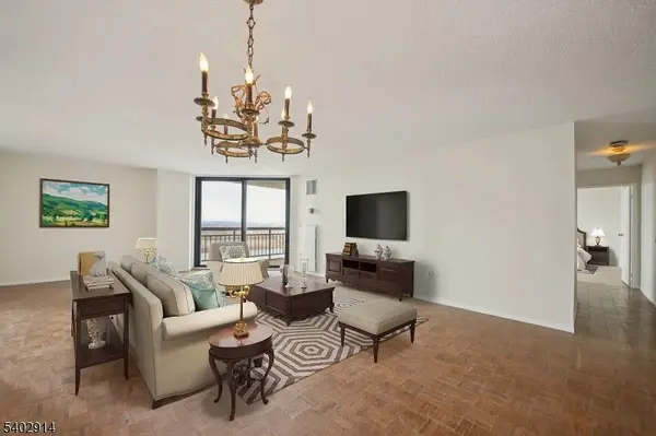 2138 Harmon Cove Tower #2138, Secaucus Town, NJ 07094