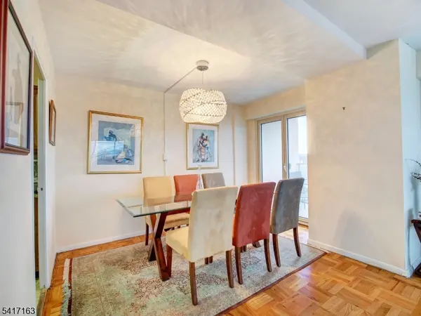 377 S Harrison St #9E, East Orange City, NJ 07018