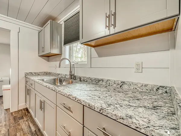 2052 Pleasantview ST, Frenchtown Twp, MI 48162