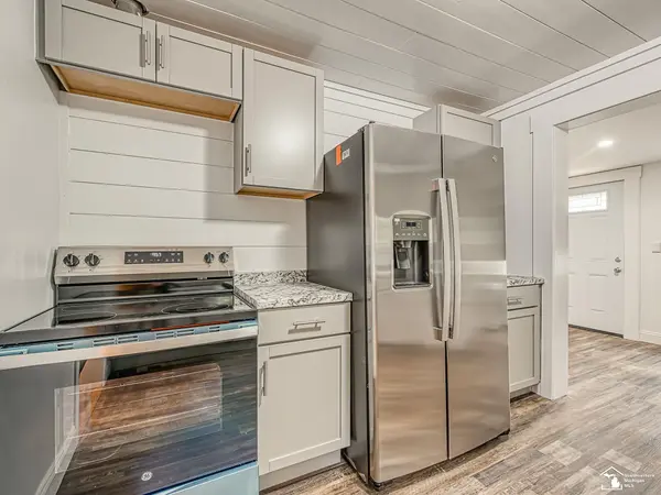 2052 Pleasantview ST, Frenchtown Twp, MI 48162