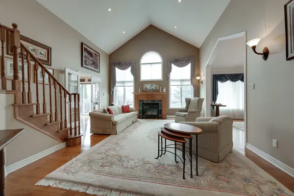 87 Bella Vista TRL #4, New Tecumseth, ON L9R 2E2