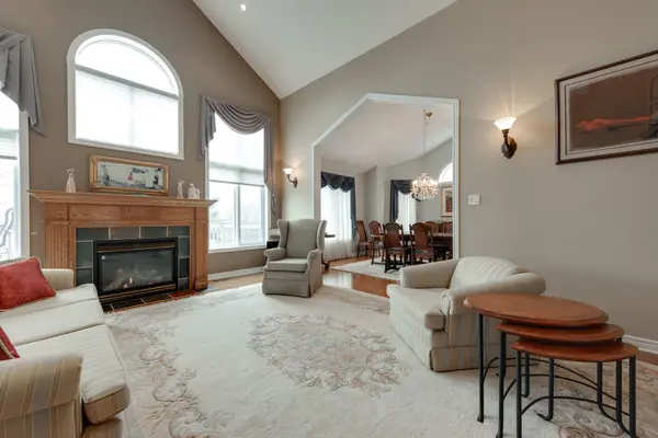 87 Bella Vista TRL #4, New Tecumseth, ON L9R 2E2