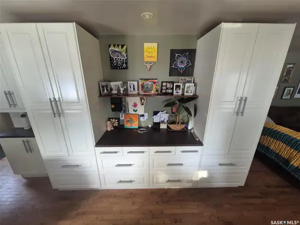 236 1st STREET E, Leader, SK S0N 1H0