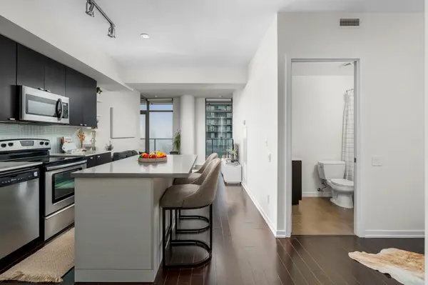 103 The Queensway N/A #2206, Toronto W01, ON M6S 5B3