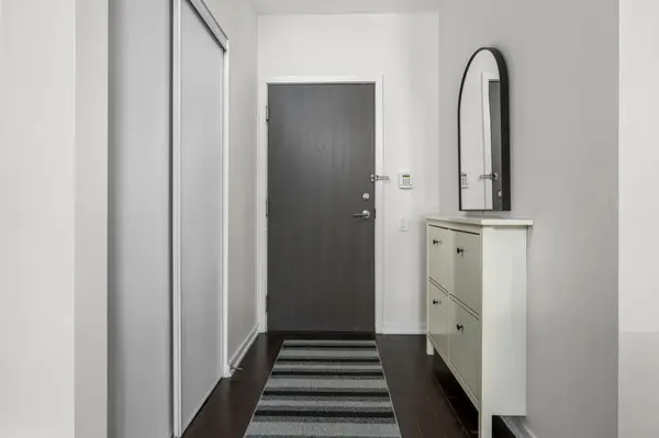 103 The Queensway N/A #2206, Toronto W01, ON M6S 5B3