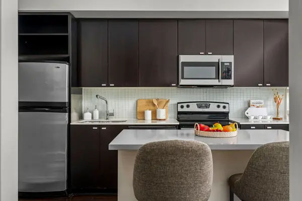 103 The Queensway N/A #2206, Toronto W01, ON M6S 5B3