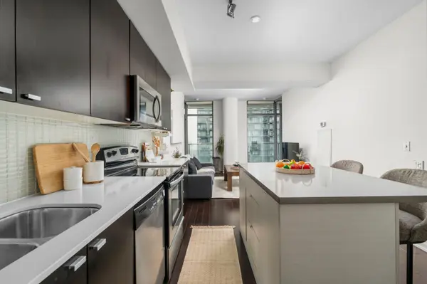 103 The Queensway N/A #2206, Toronto W01, ON M6S 5B3