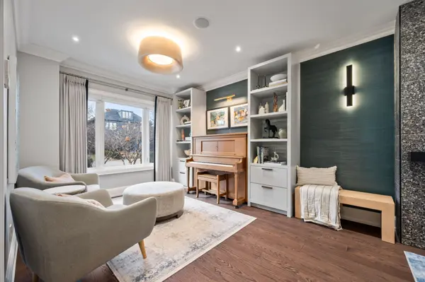 132 Strath AVE, Toronto W08, ON M8X 1R5