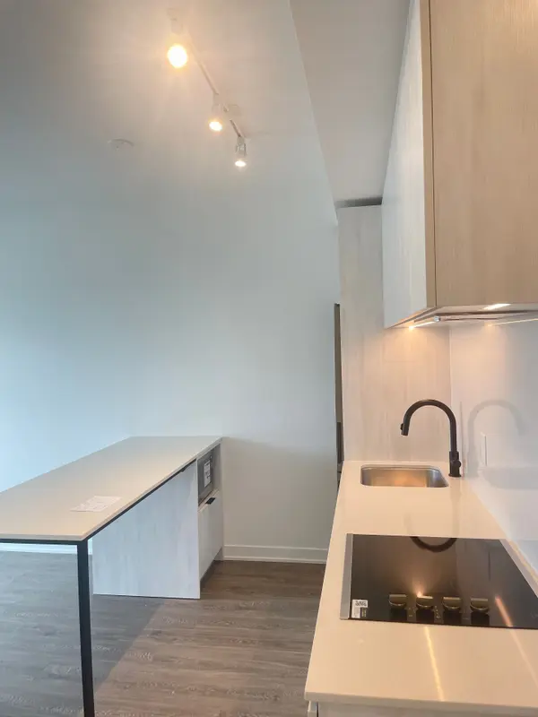 2495 Eglinton AVE W #309, Mississauga, ON L5M 2T2