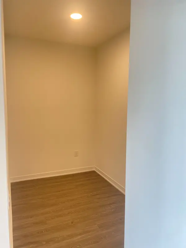 2495 Eglinton AVE W #309, Mississauga, ON L5M 2T2