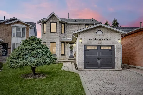 18 Desantis CT, Hamilton, ON L8W 3A9