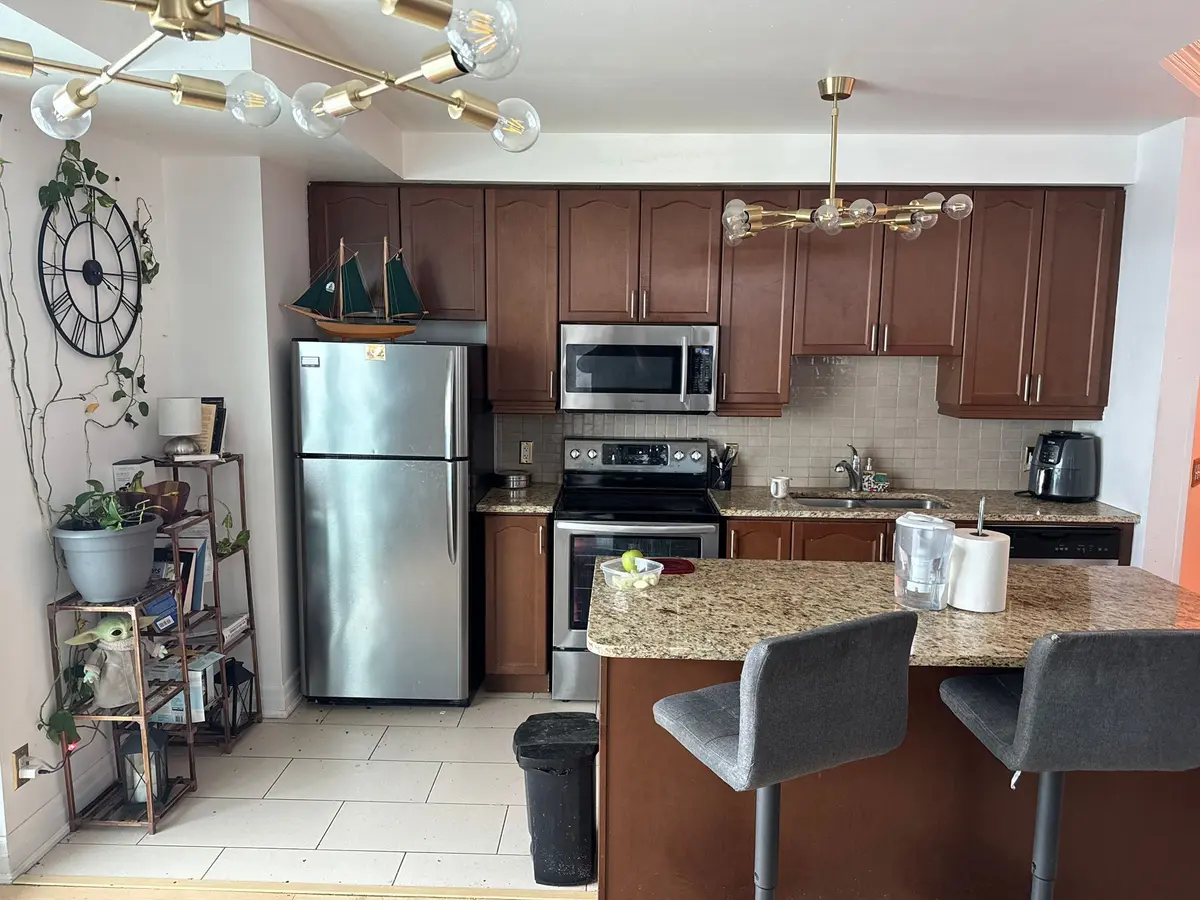 100 John ST #2408, Brampton, ON L6N 2S8