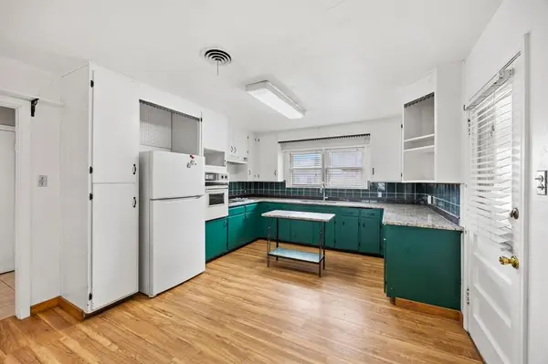 1002 W Woodlawn Street, San Saba, TX 76877