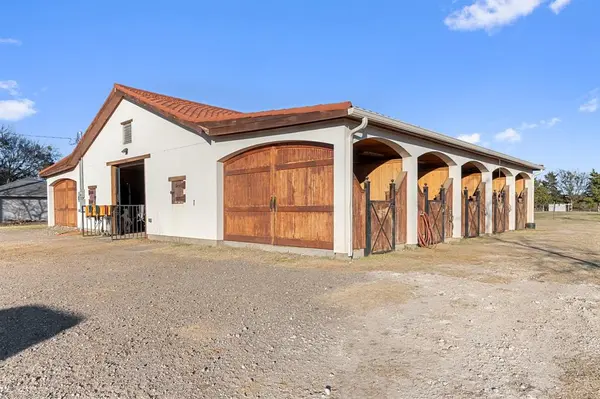 1715 S Joe Wilson Road, Ovilla, TX 75104