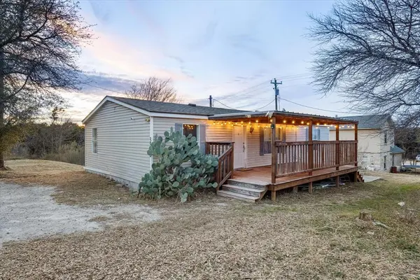 3502 Brazos River Drive, Granbury, TX 76048