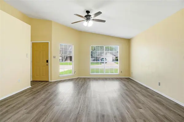 134 London Lane, Glenn Heights, TX 75154