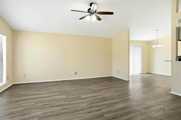 134 London Lane, Glenn Heights, TX 75154