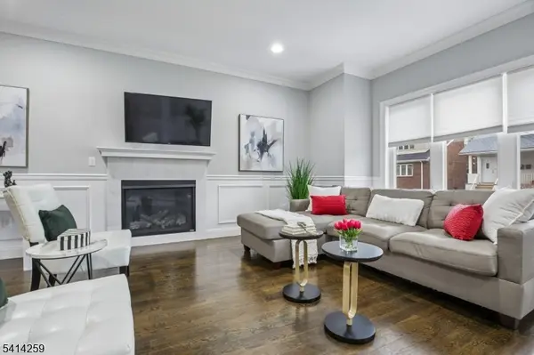 10 Glen St, Cliffside Park Boro, NJ 07010