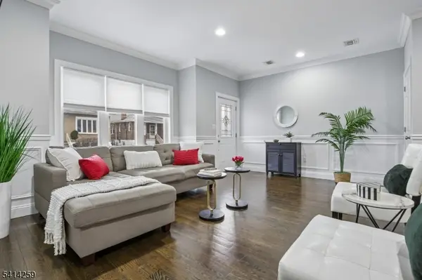 10 Glen St, Cliffside Park Boro, NJ 07010