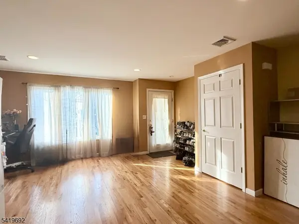 58 B River St, Lodi Boro, NJ 07644